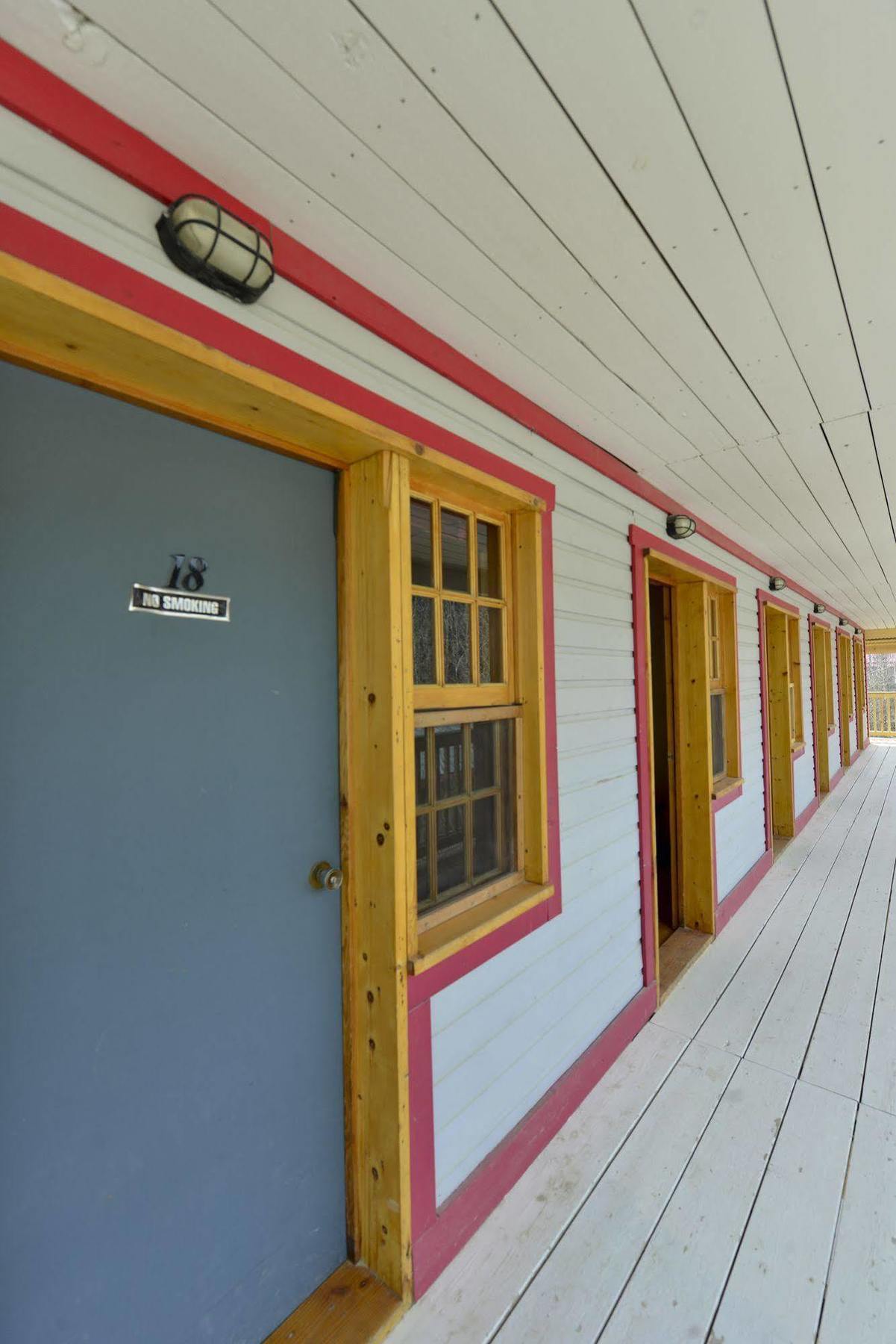 The Bunkhouse Hotel Dawson City Kültér fotó